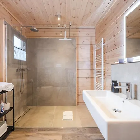 בית נופש Bergwaldchalets Wellness